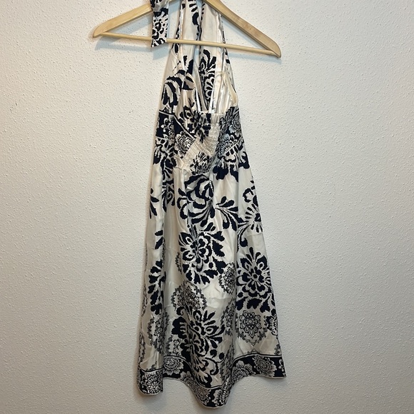 White House Black Market Black and White Floral Silk Halter Dress Size 0 - Picture 4 of 6